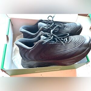 Black Men's Shoes NIKE SIZE 10